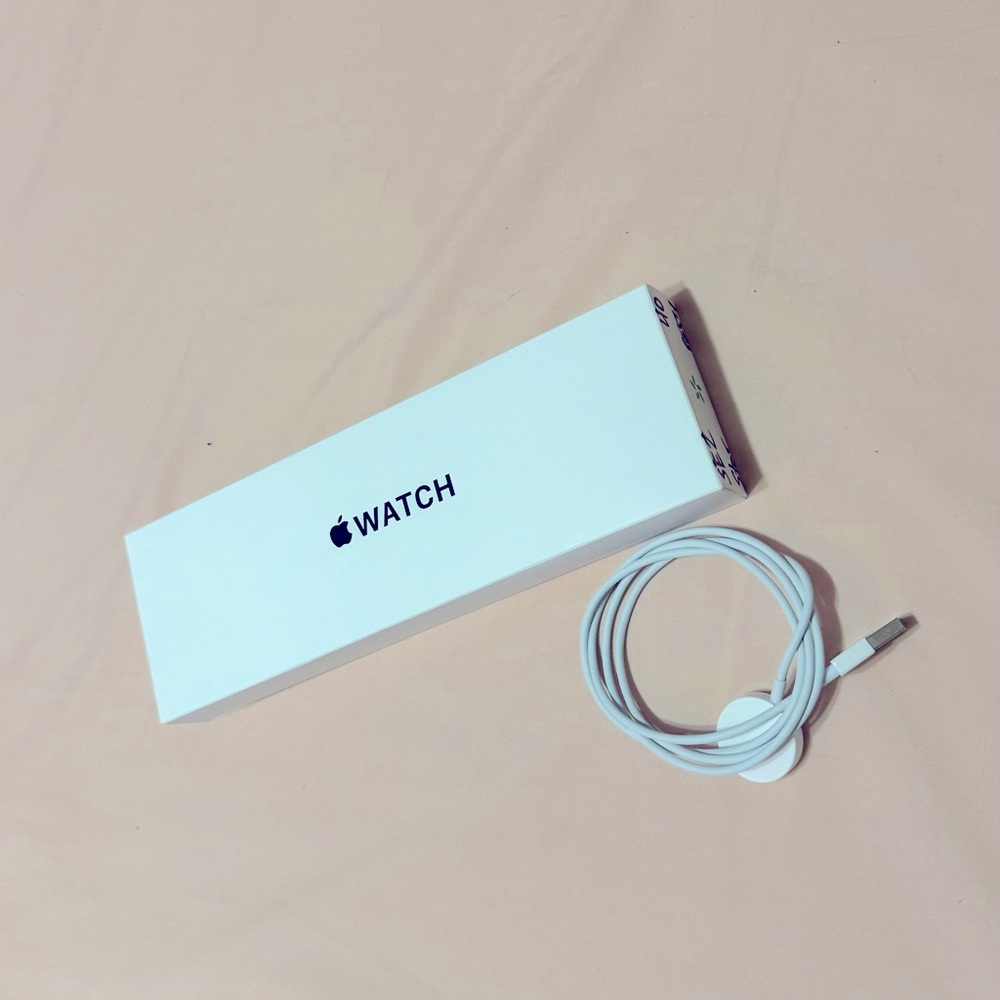 Apple Watch SE 2nd gen Starlight